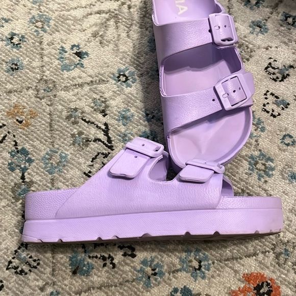 MIA Lavender Slide Sandal Size 6 - Picture 4 of 16